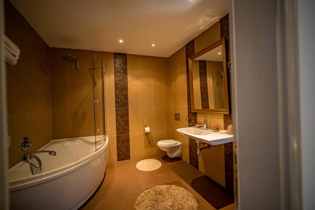 Villa Toscana With A Pool Тиват Екстер'єр фото