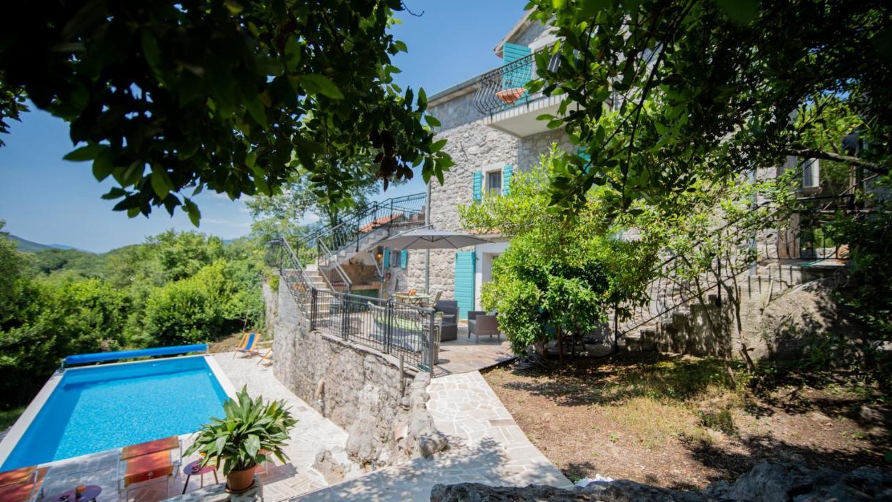 Villa Toscana With A Pool Тиват Екстер'єр фото
