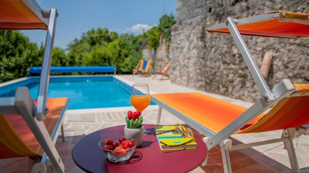 Villa Toscana With A Pool Тиват Екстер'єр фото